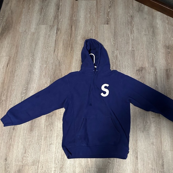 Blue vintage supreme hoodie